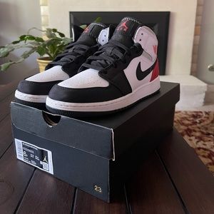 Nike air Jordan 1 mid se 6y